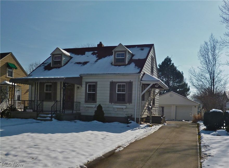 Large covered front porch on this 4 BD alum-sided cape in the Riverside School district, unfinished basement with glass block windows plus washer and dryer, all appliances in kitchen, dining in the morning room with sliding barn door, hardwood floors, ceiling fans, One first floor bedroom, 3 bedrooms upstairs along with a half bath, steam shower in first floor full bath, central air, new furnace in 2006, new HW tank in 2015, Propane generator in heated 2 car garage is hardwired to house, cold & hot water outside, 12 month home warranty, Immediate occupancy!