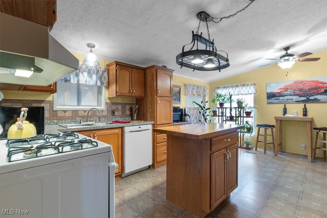 Twin Lakes - Residential