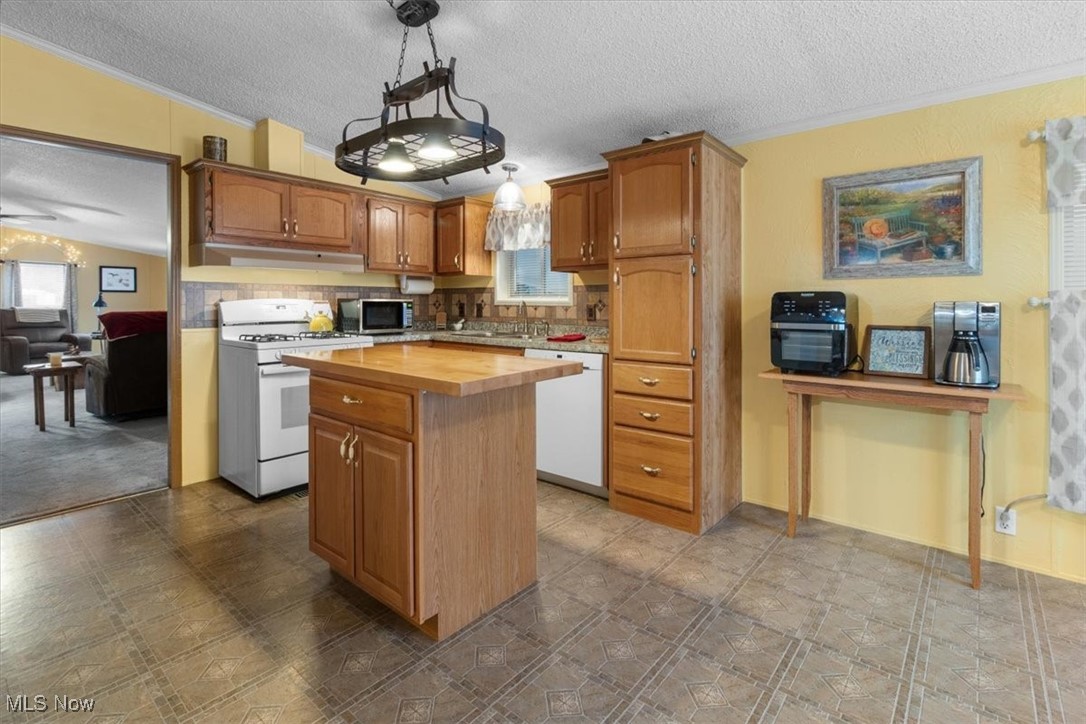 Twin Lakes - Residential