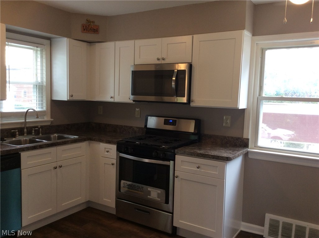 H A Stahl Props Cos Ridgewoo - Residential