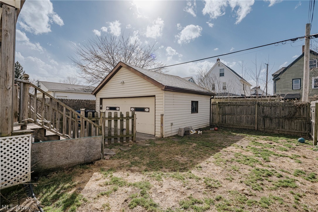 1542 Westwood Avenue