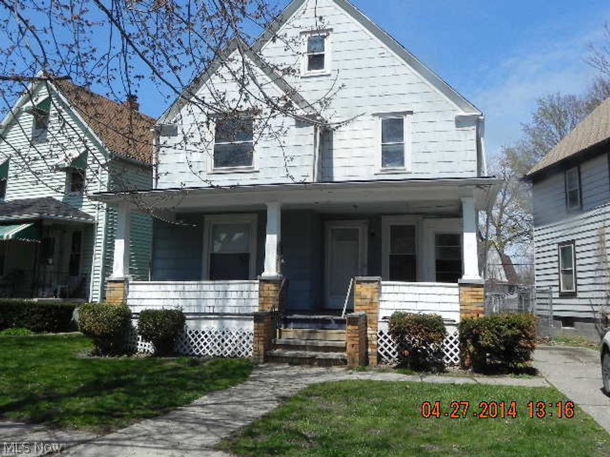 This duplex had been updated throughout.  Currently in need of TLC.  Downstairs unit offers 3 bedrooms, hardwood floors and access to the full basement with laundry hookups.  Upstairs unit is a 2 bedroom unit with all hardwood floors and original woodwork throughout.  Most new windows, wiring.  Both units have newer furnaces and HWT's.    Great opportunity to bring this back to an income producing property.  Close to parks and downtown. Investment opportunity! Can be sold with MLS 3616424,3612471,3620444,3612407.  Call list agent for details.