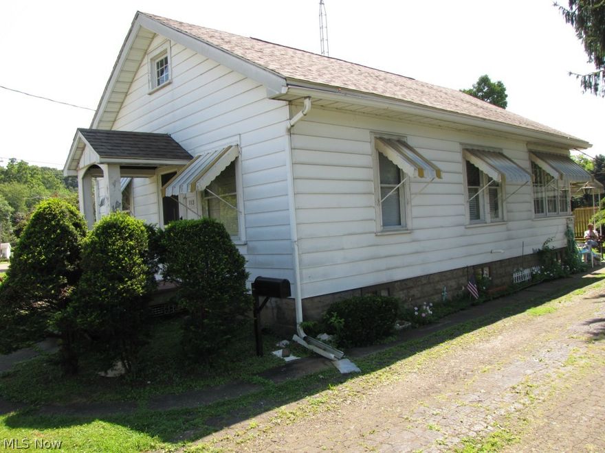 Absolute auction, all sells to the highest bidders on locations: MONDAY – AUGUST 31, 2015 – 4:00PM 
Ranch Home – Garage
New Philadelphia – Tuscarawas Co
Real Estate: Ranch home comprising kitchen w/ dinette area, living room, two bedrooms and full bath. Full basement w/100amp electric, gas f/a heat, ½ bath. Covered back patio. Garage w/ workshop, and auto pit area. Paved drive. Homeowner is moving closer to family! Home needs to be sold, plan to attend now.
REAL ESTATE TERMS: 15% down auction day, balance due at closing. A 10% Buyer’s premium will be added to the highest bid to establish the purchase price. Any desired inspections must be made prior to bidding. All information contained herein was derived from sources believed to be correct. Information is believed to be accurate but not guaranteed.