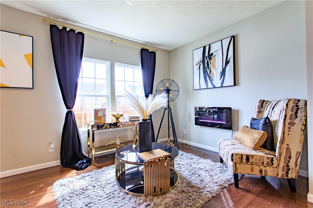 784 Hilliary Lane, Aurora, Ohio image 2