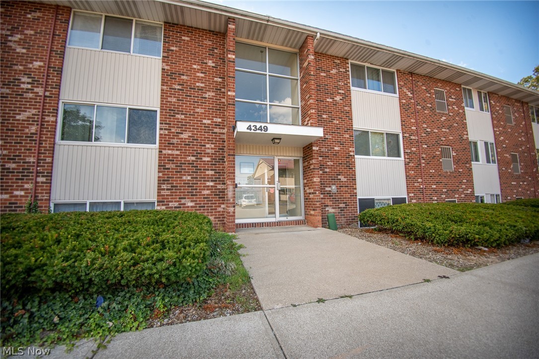 Inner Circle Condo - Residential