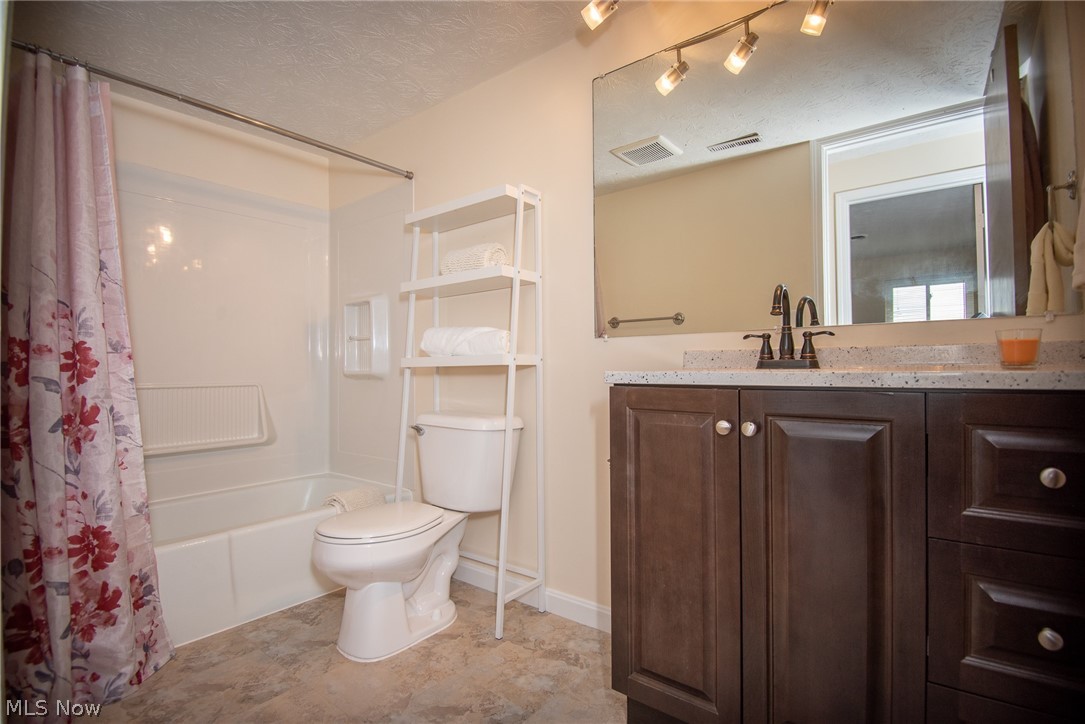 Inner Circle Condo - Residential