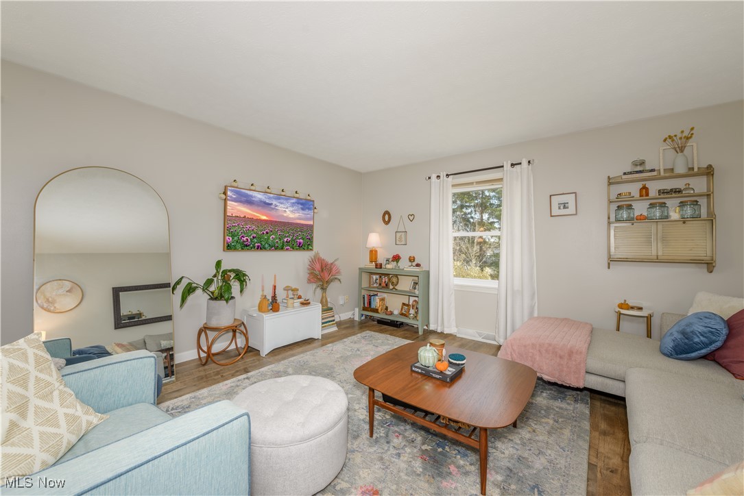 Cuyahoga Falls, Ohio 44223, United States, 3 Bedrooms Bedrooms, ,3 BathroomsBathrooms,Residential,Active,14464