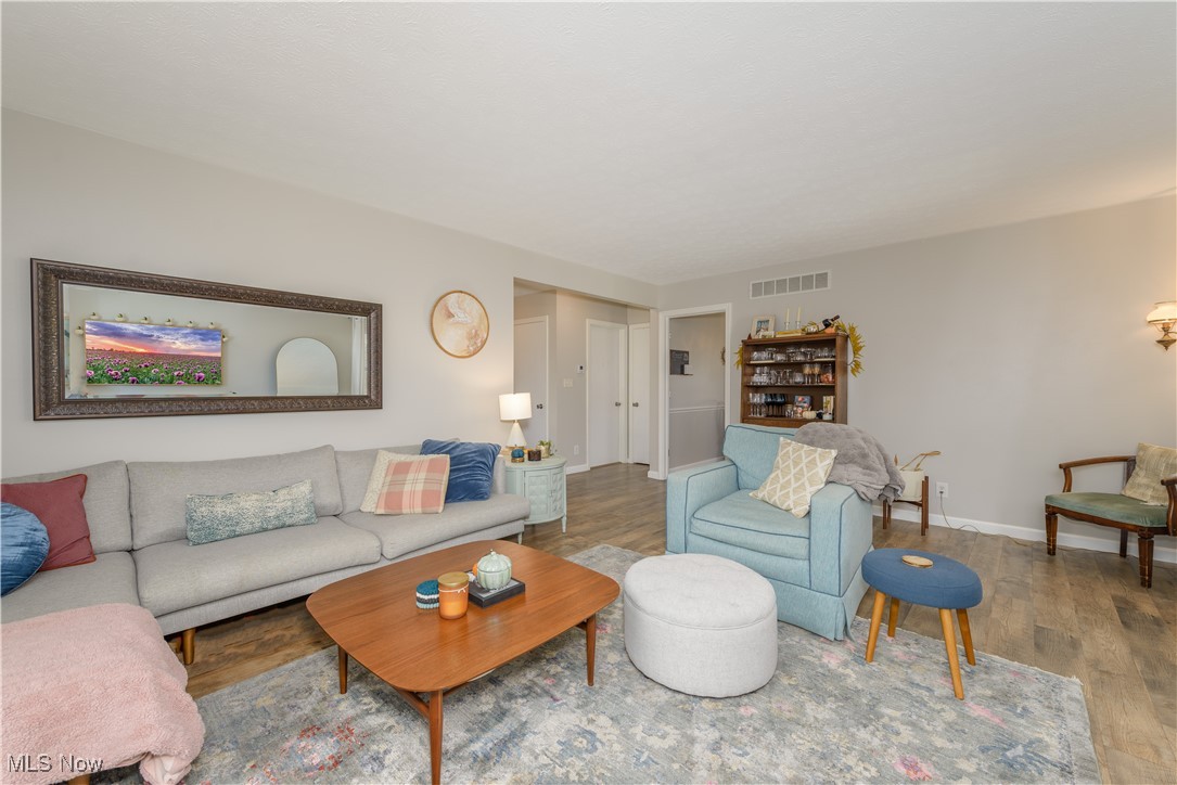 Cuyahoga Falls, Ohio 44223, United States, 3 Bedrooms Bedrooms, ,3 BathroomsBathrooms,Residential,Active,14464