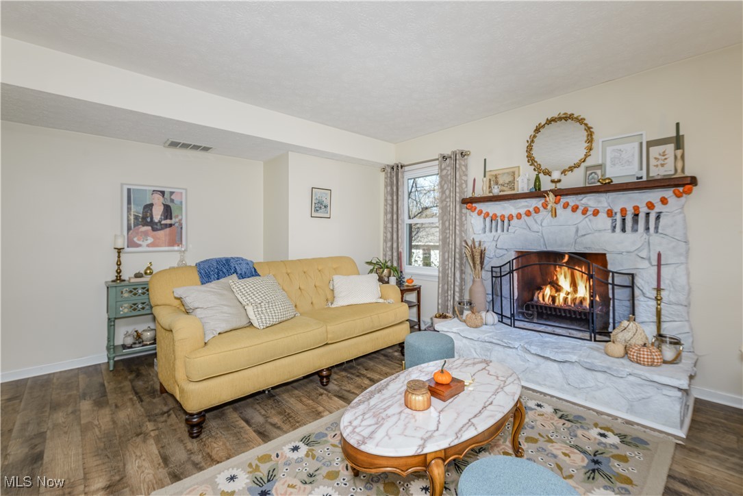 Cuyahoga Falls, Ohio 44223, United States, 3 Bedrooms Bedrooms, ,3 BathroomsBathrooms,Residential,Active,14464