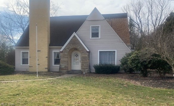 Perfect home for a large family. Hardwood floors, upgraded kitchen, spacious room for den/office or crafts. Unique layout.