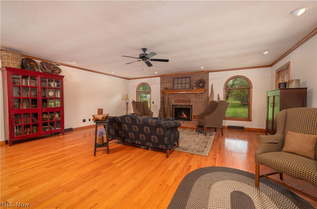 552 Springwood Circle SW