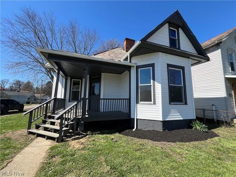 Single Family Residence in Zanesville OH 1145 Putnam Avenue.jpg