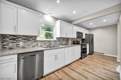 Tiny photo for 7623 Macedonia Road, Oakwood, OH 44146 (MLS # 5253633)