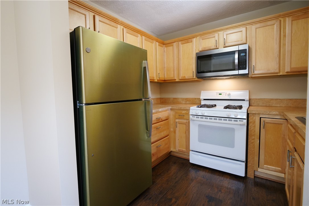 Hickory Ridge Condo - Residential