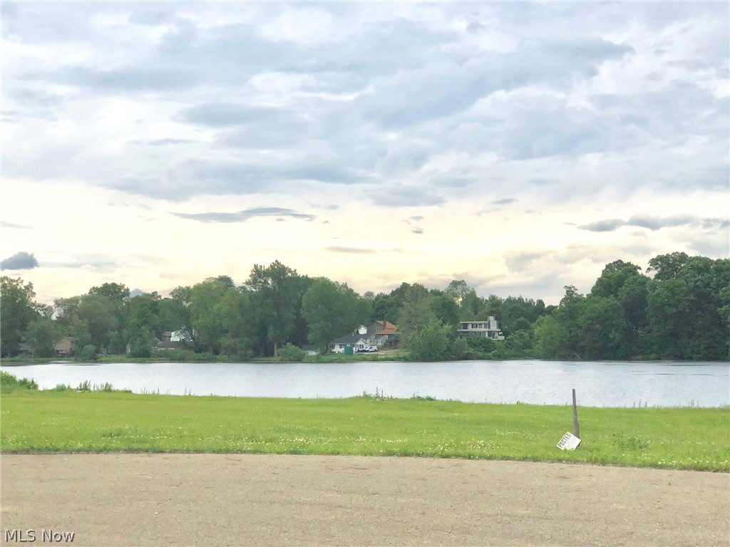 Lake Ospgs Village - Residential