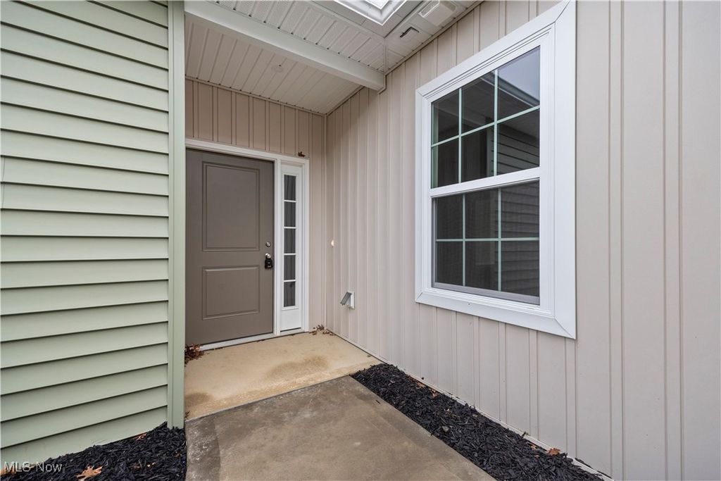 Photo of 208 Alexander Drive, Elyria, OH 44035 (MLS # 5180209)