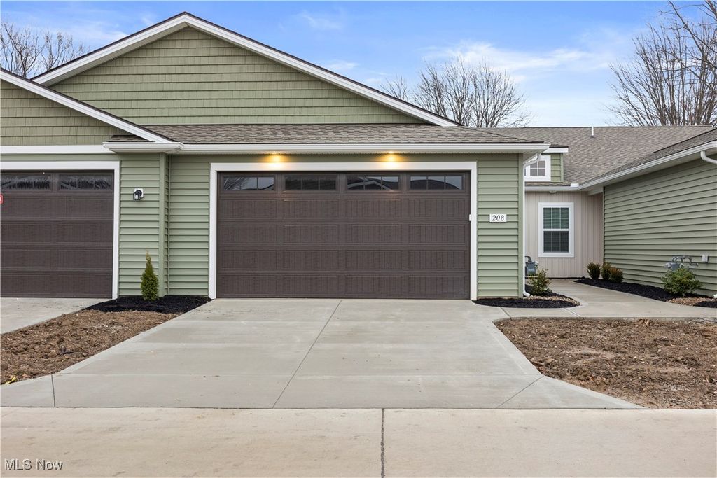 Photo of 208 Alexander Drive, Elyria, OH 44035 (MLS # 5180209)