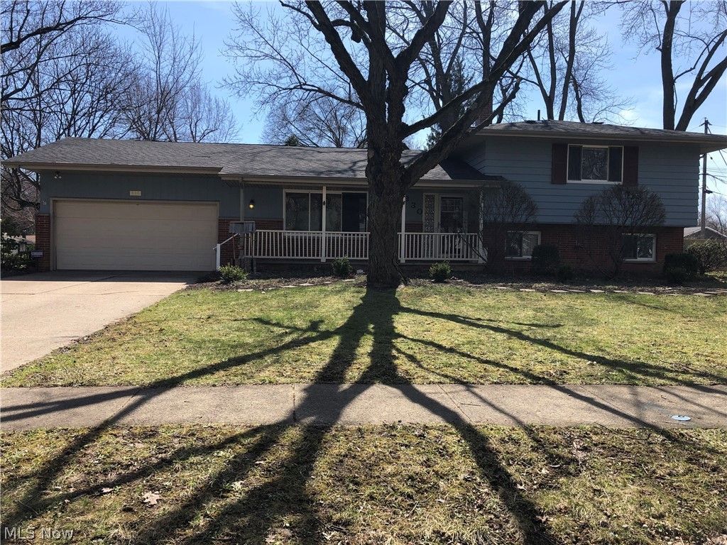 Photo of 330 Cardinal Drive, Medina, OH 44256 (MLS # 5193373)