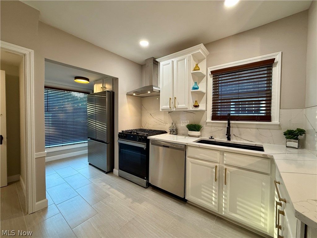 Photo of 2216 Barrington Road, University Heights, OH 44118 (MLS # 5190668)