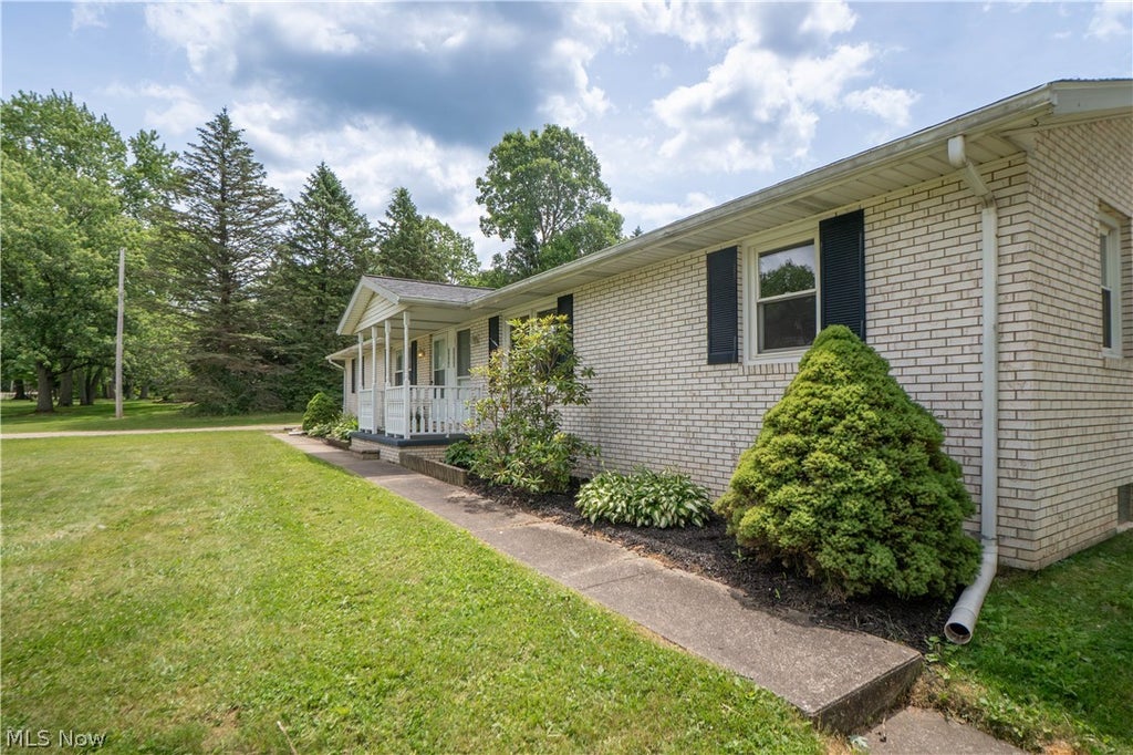 Photo of 3090 Brumbaugh Street NW, North Canton, OH 44720 (MLS # 5225759)