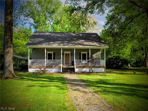 Homes For Sale - 139 Silver Run Road<br/> Cairo, WV 26337