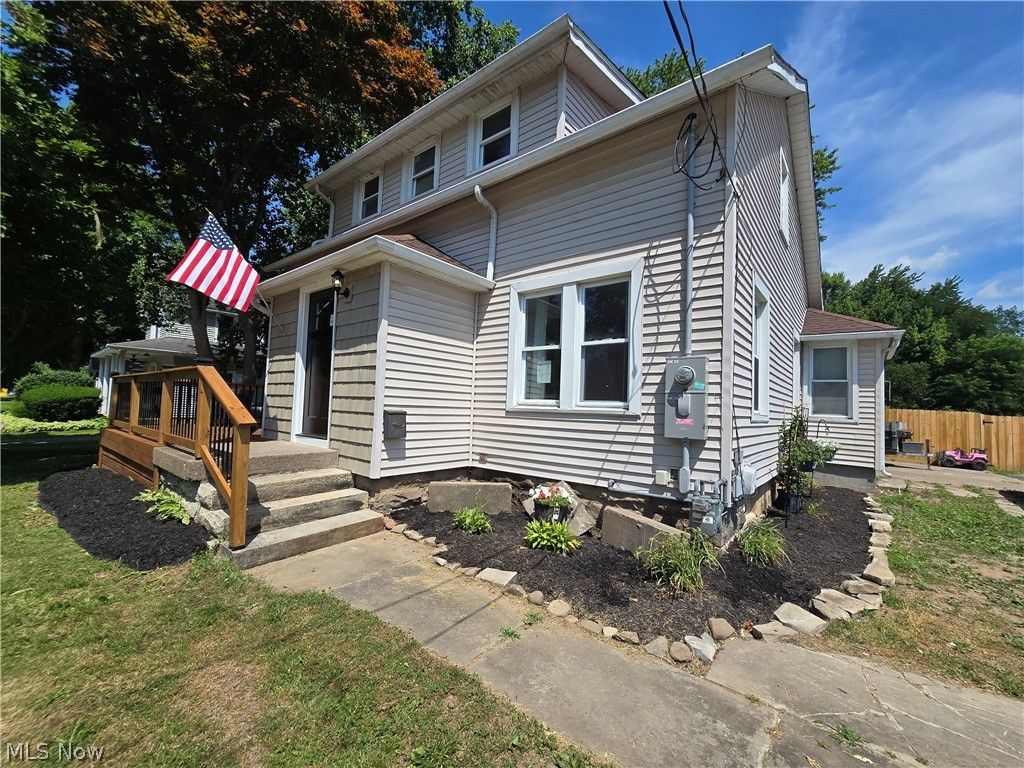 Photo of 132 E Main Street, South Amherst, OH 44001 (MLS # 5225247)