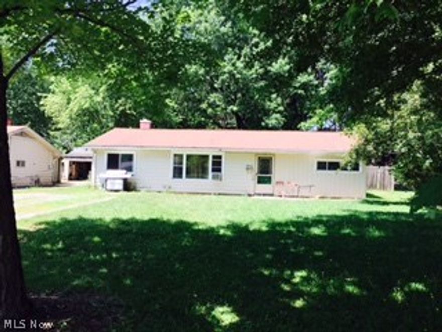 Why rent? Great buy for owner occupant or investor. Vaulted ceilings in living room and kitchen. First floor laundry, new windows. Home warranty included. All appliances stay