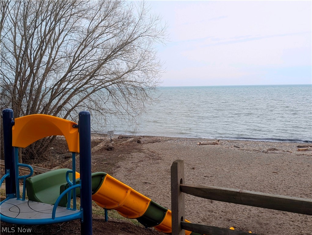 Madison-On -The-Lake - Land