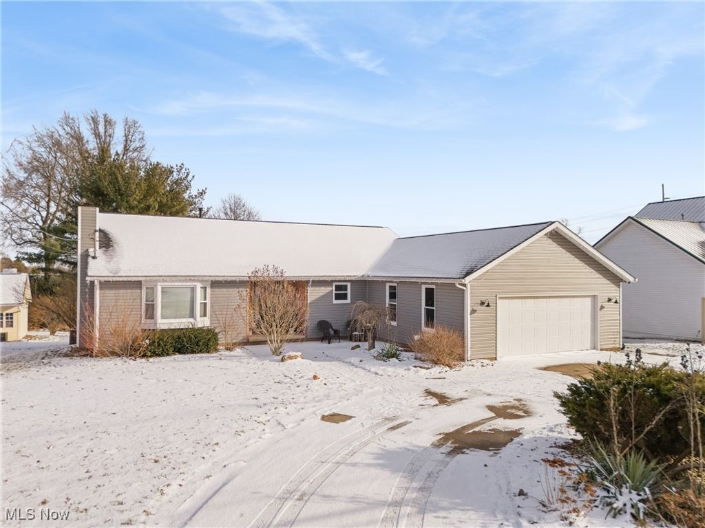 Photo of 422 N Crown Hill Road, Orrville, OH 44667 (MLS # 5182283)