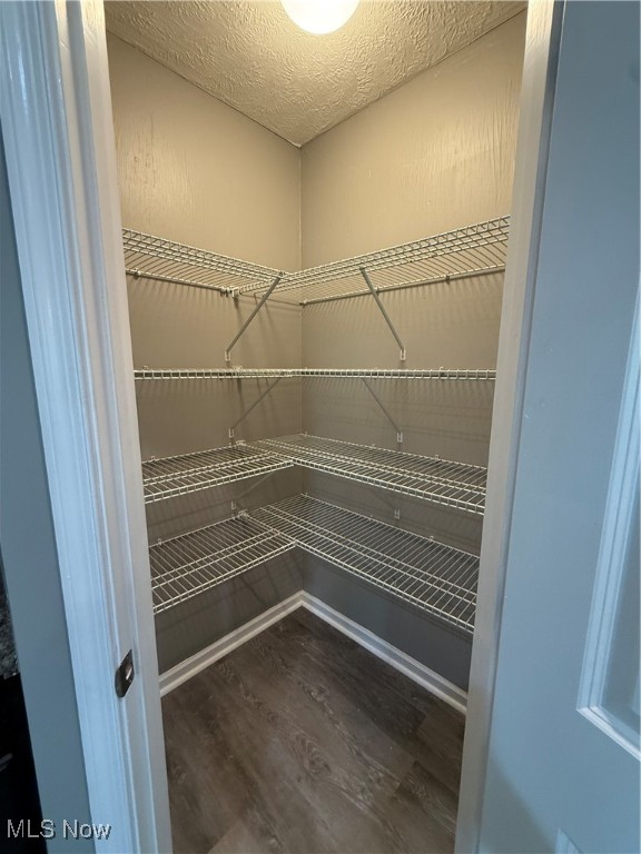 Emerald Estates 9 - Residential Lease