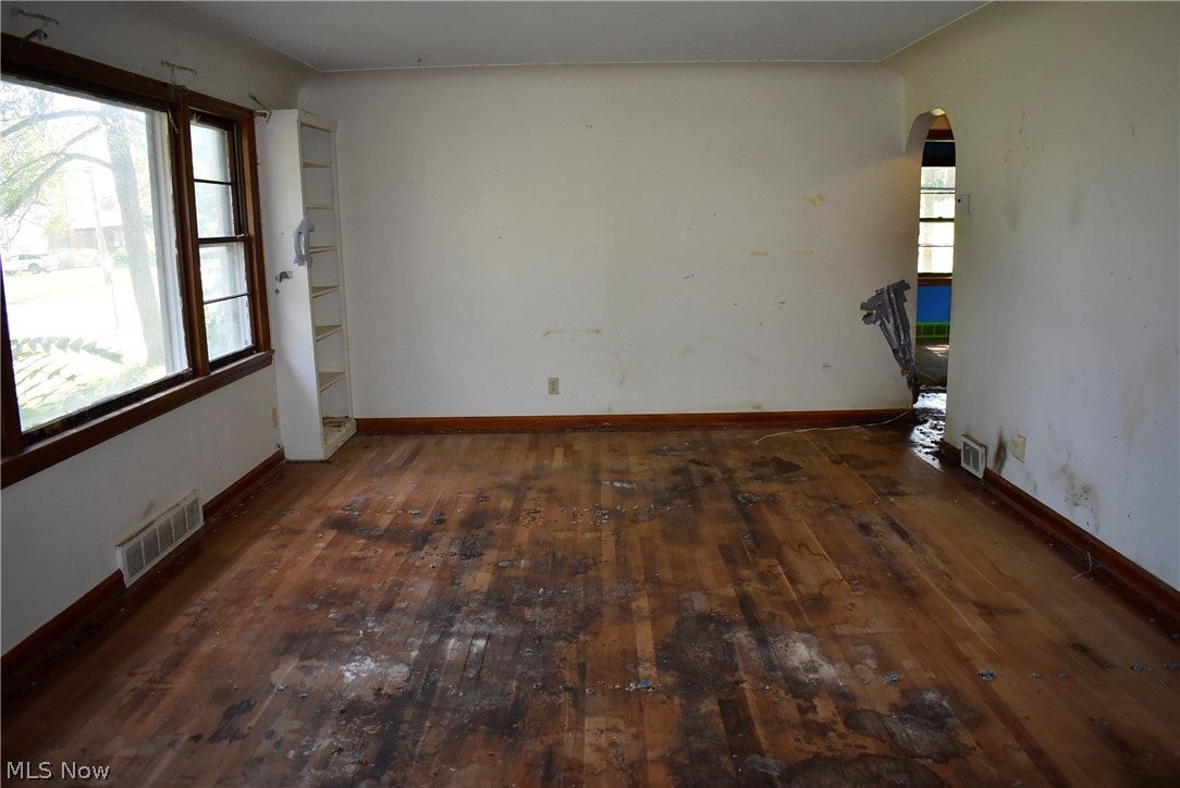 106 S Beverly Avenue