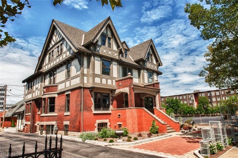 A Hanna HomeFinder account is required to view this listing.