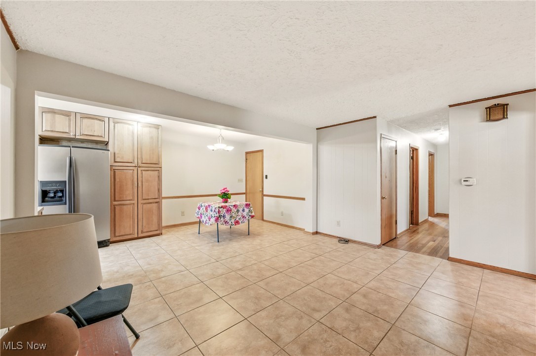 865 Almasy Drive, Campbell, Ohio image 21