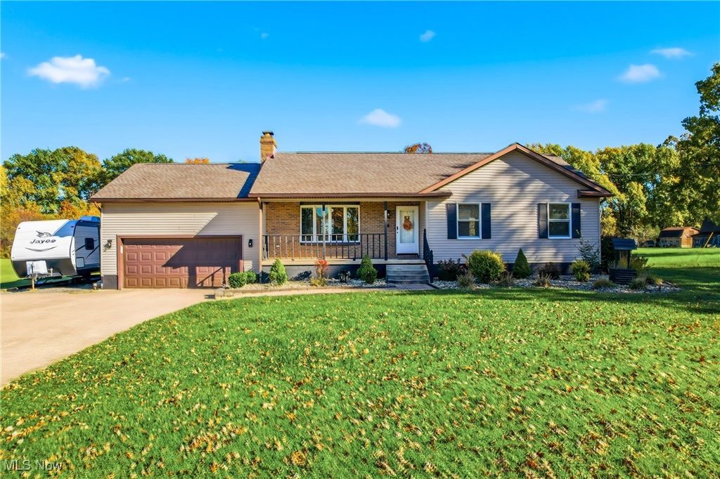 Photo of 645 Carlin Drive, Austintown, OH 44515 (MLS # 5168751)