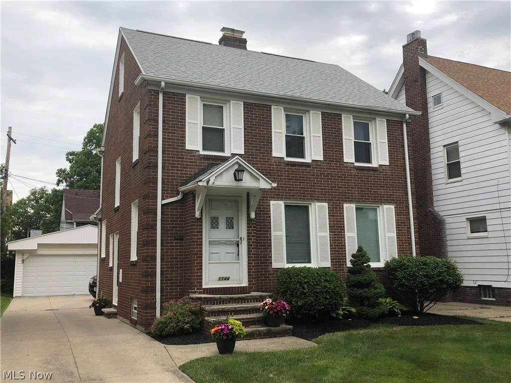Cleveland Heights Blvd - Residential