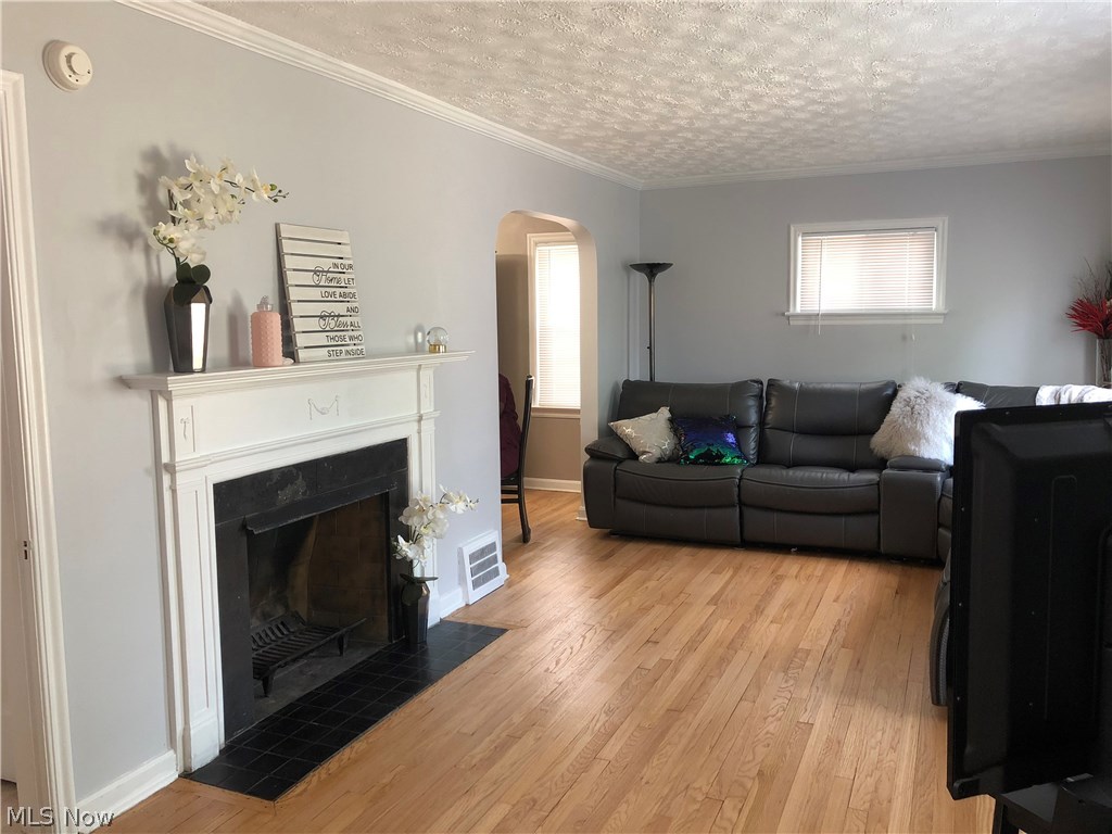 Cleveland Heights Blvd - Residential