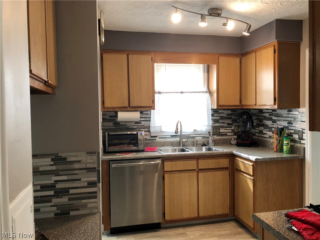 Cleveland Heights Blvd - Residential