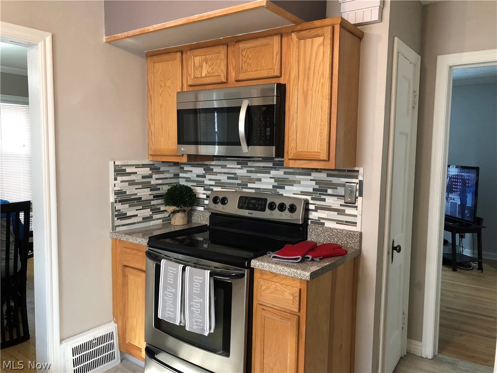 Cleveland Heights Blvd - Residential