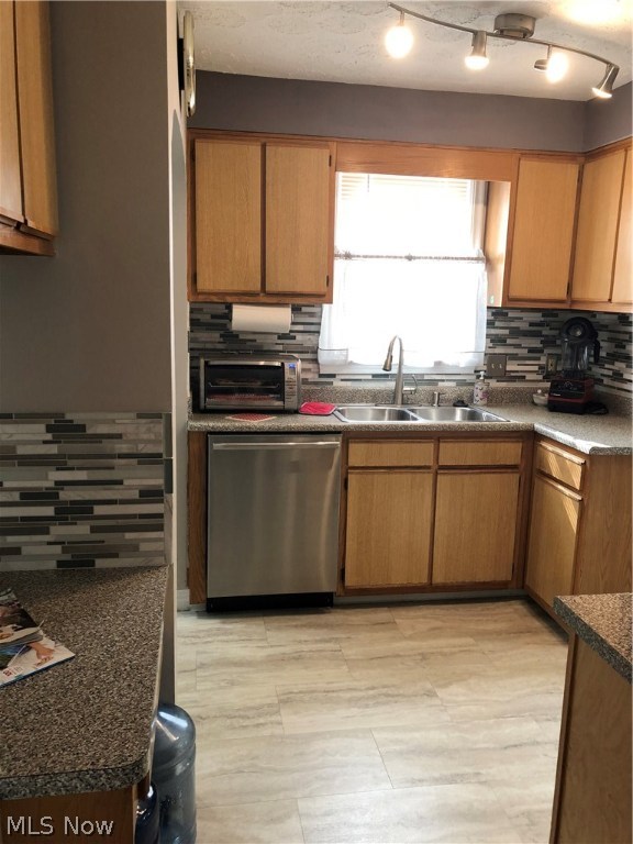 Cleveland Heights Blvd - Residential