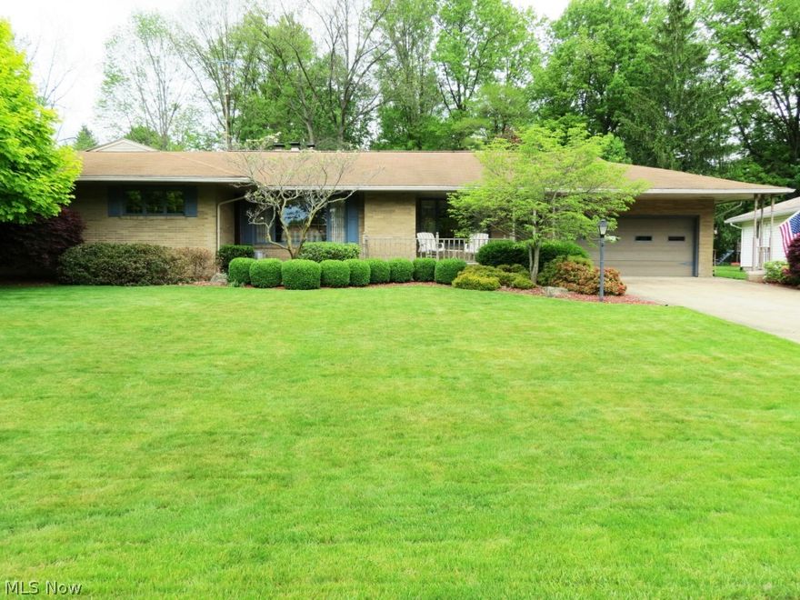 Well maintained sprawling 4 Bedroom brick ranch in the Howland School District, situated on a professionally landscaped half acre lot on a dead-end street.  Spacious open living room with lots of natural light, flows into formal dining room and large kitchen with beautiful wood cabinetry, eating area, and appliances.  Cozy family room with fireplace features a sliding door to a large covered porch, patio, and back yard with plenty of room for summer gatherings.  If all this is not enough, you have a huge partially finished basement with Rec Room, full bath, and plenty of storage.  2+Car attached heated garage features its own half bath, front and rear garage doors, and more.  Call today for your private showing, and start packing.