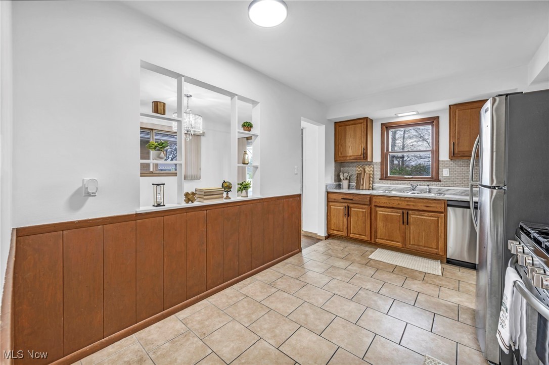 16016 Rowena Avenue, Maple Heights, Ohio image 13