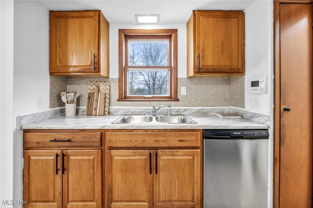 16016 Rowena Avenue, Maple Heights, Ohio image 15