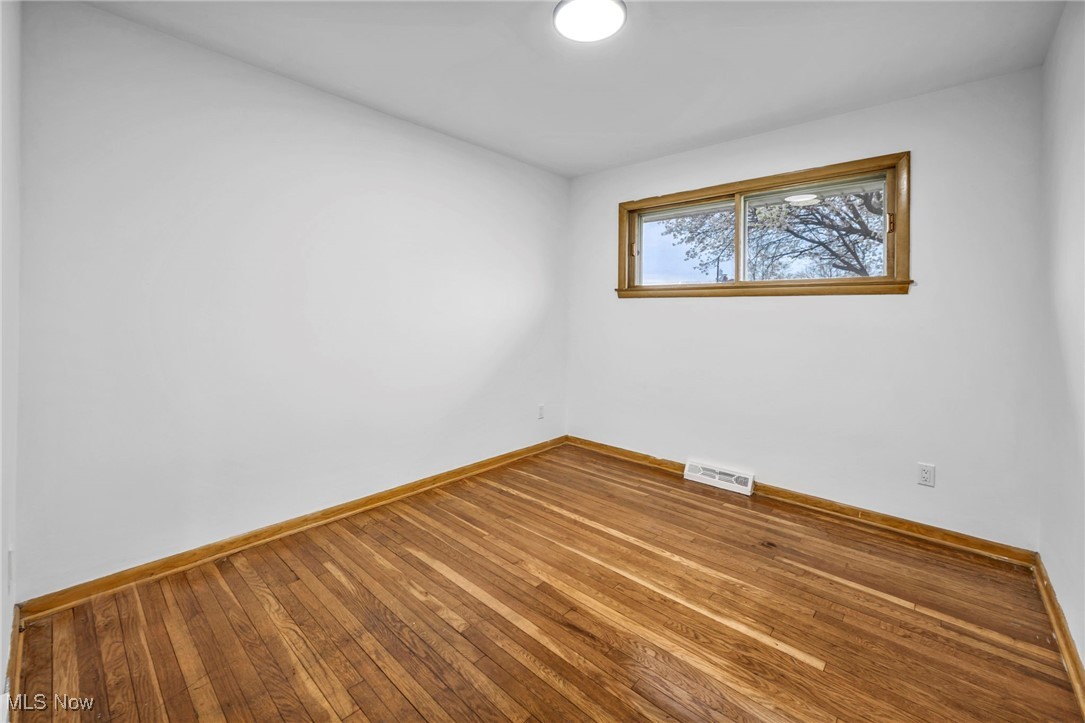 16016 Rowena Avenue, Maple Heights, Ohio image 17