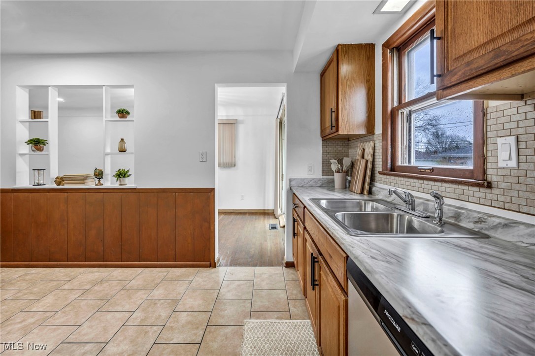 16016 Rowena Avenue, Maple Heights, Ohio image 16
