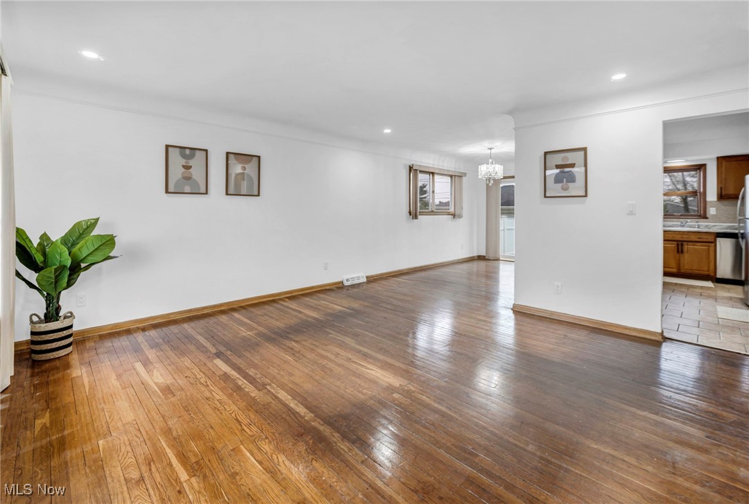 16016 Rowena Avenue, Maple Heights, Ohio image 4