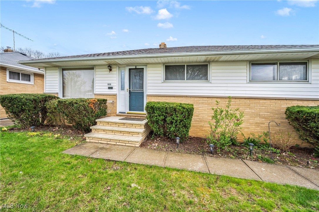 16016 Rowena Avenue, Maple Heights, Ohio image 3