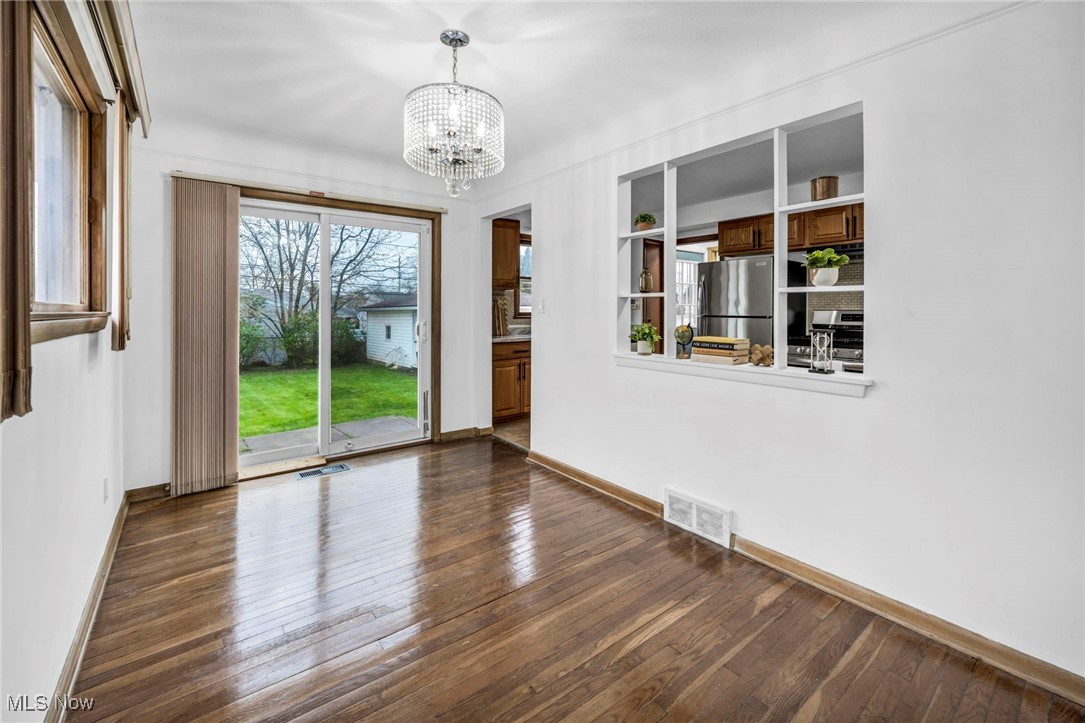 16016 Rowena Avenue, Maple Heights, Ohio image 9