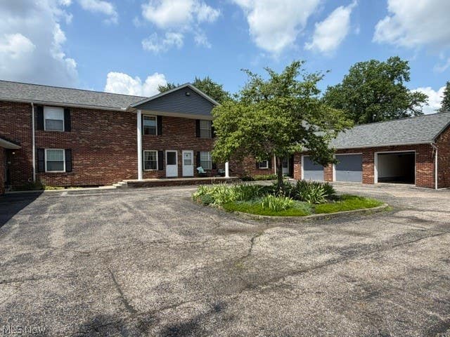 Photo of 533 Valley Drive #B5, Medina, OH 44256 (MLS # 5223917)