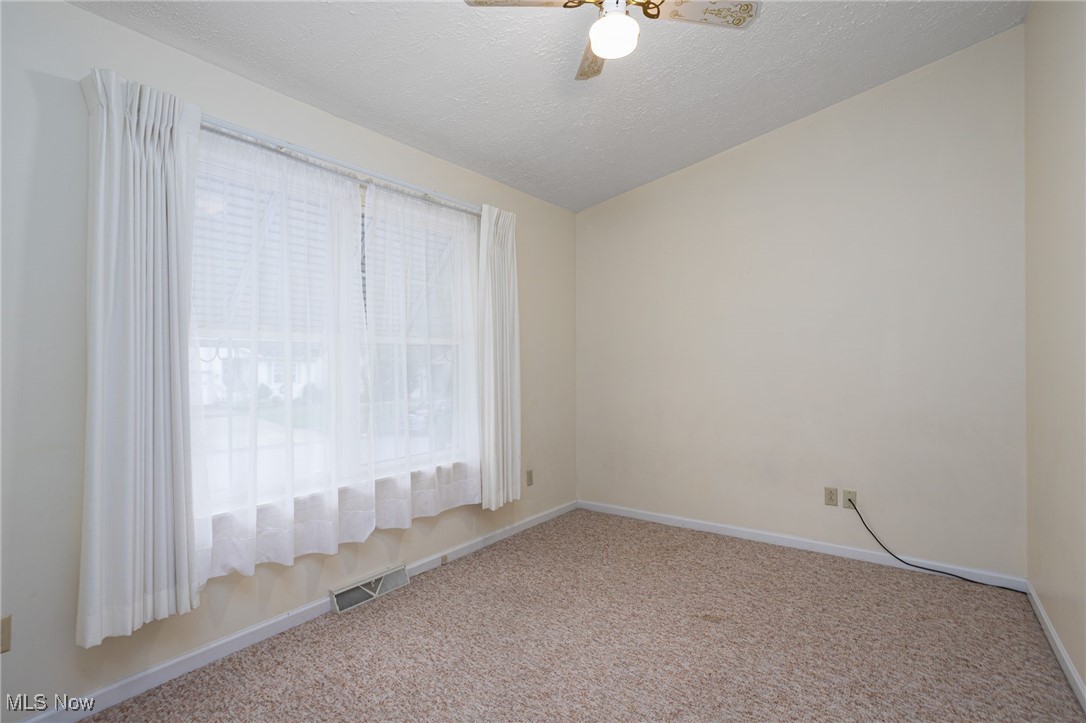 959 Elizabeth Court, Cuyahoga Falls, Ohio image 4