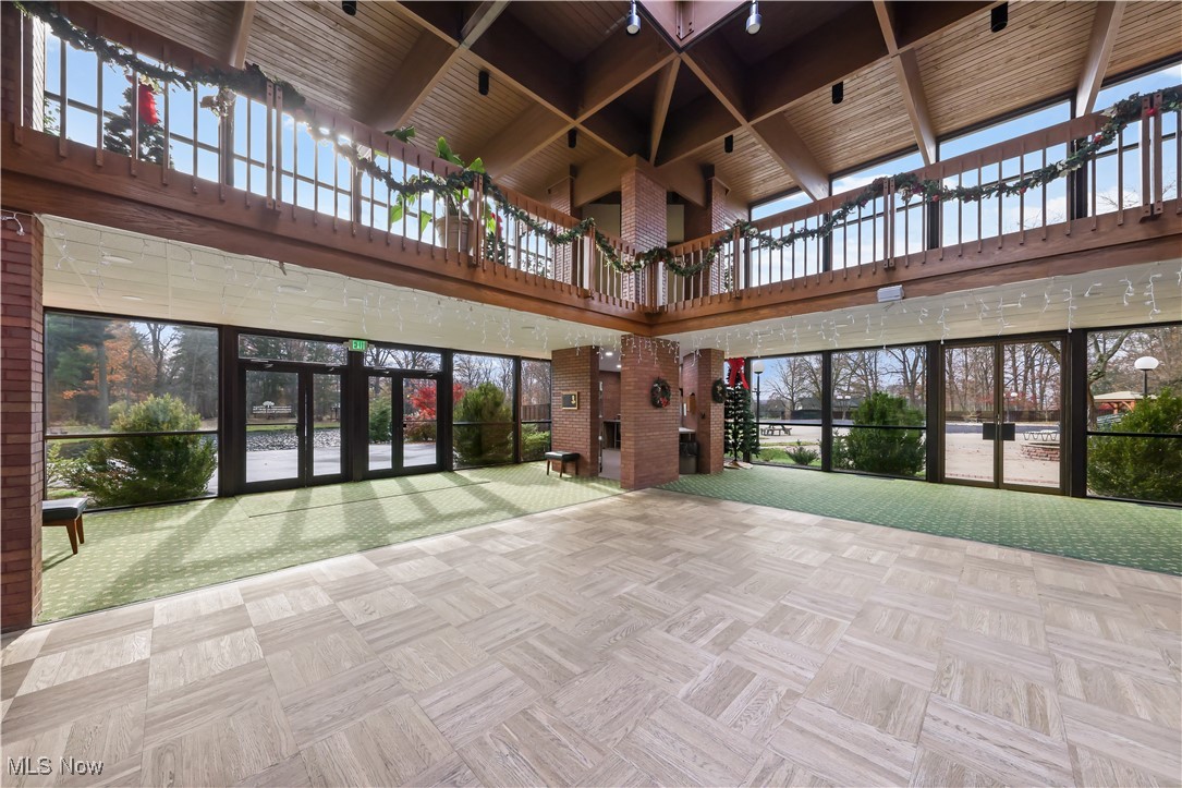 Oak Knolls Condo - Residential